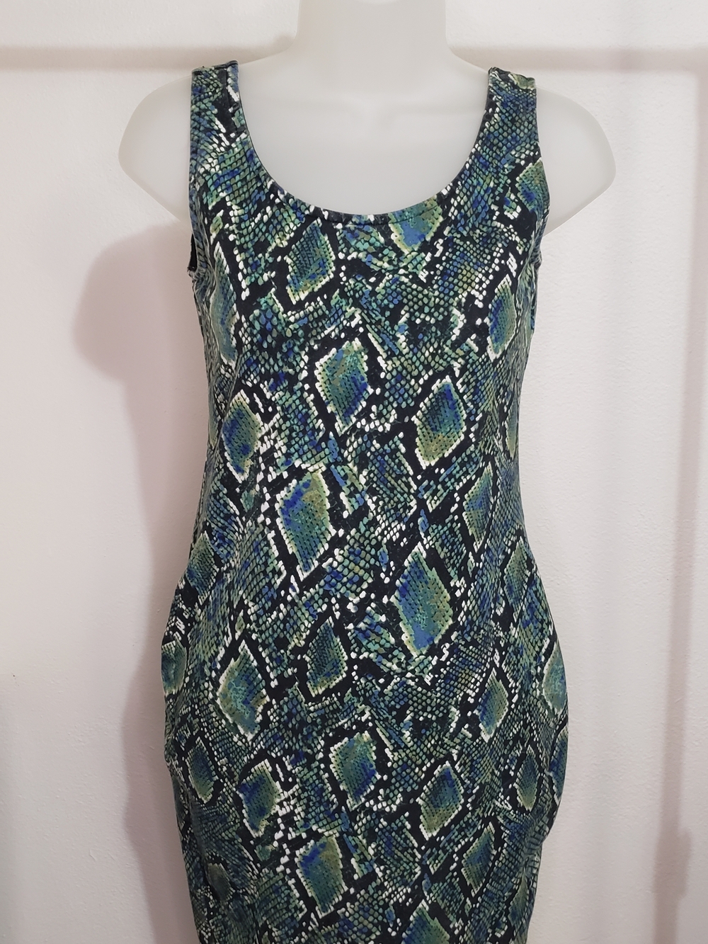 smart & sexy Green and Blue Snake-Print Midi Dress